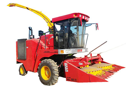 Self-propelled silage harvester