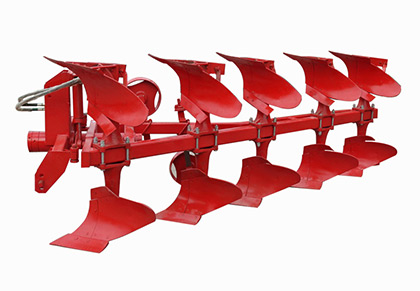 Hydraulic reversible plough